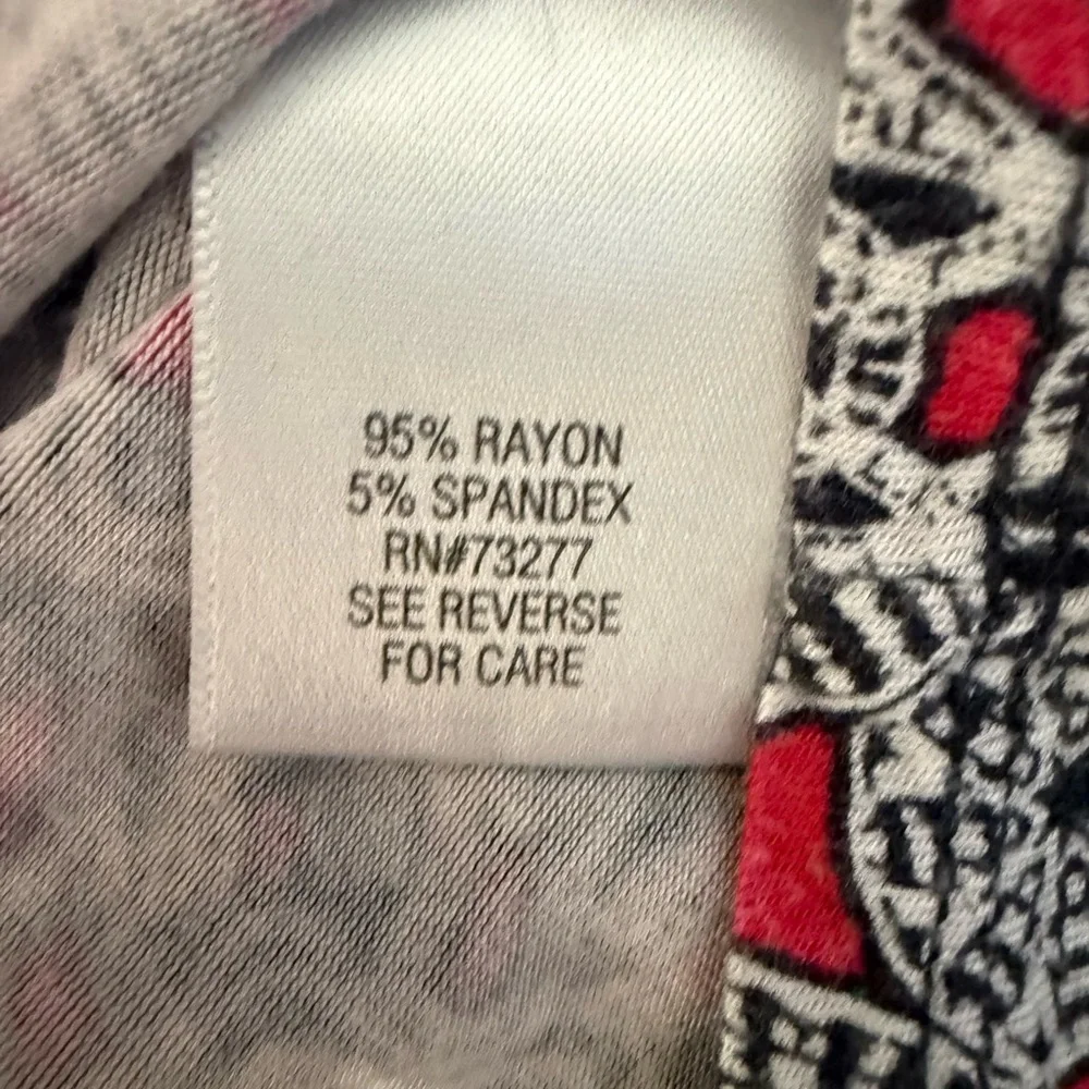 Patterned Gray and Red Women Top large Dana Buchman